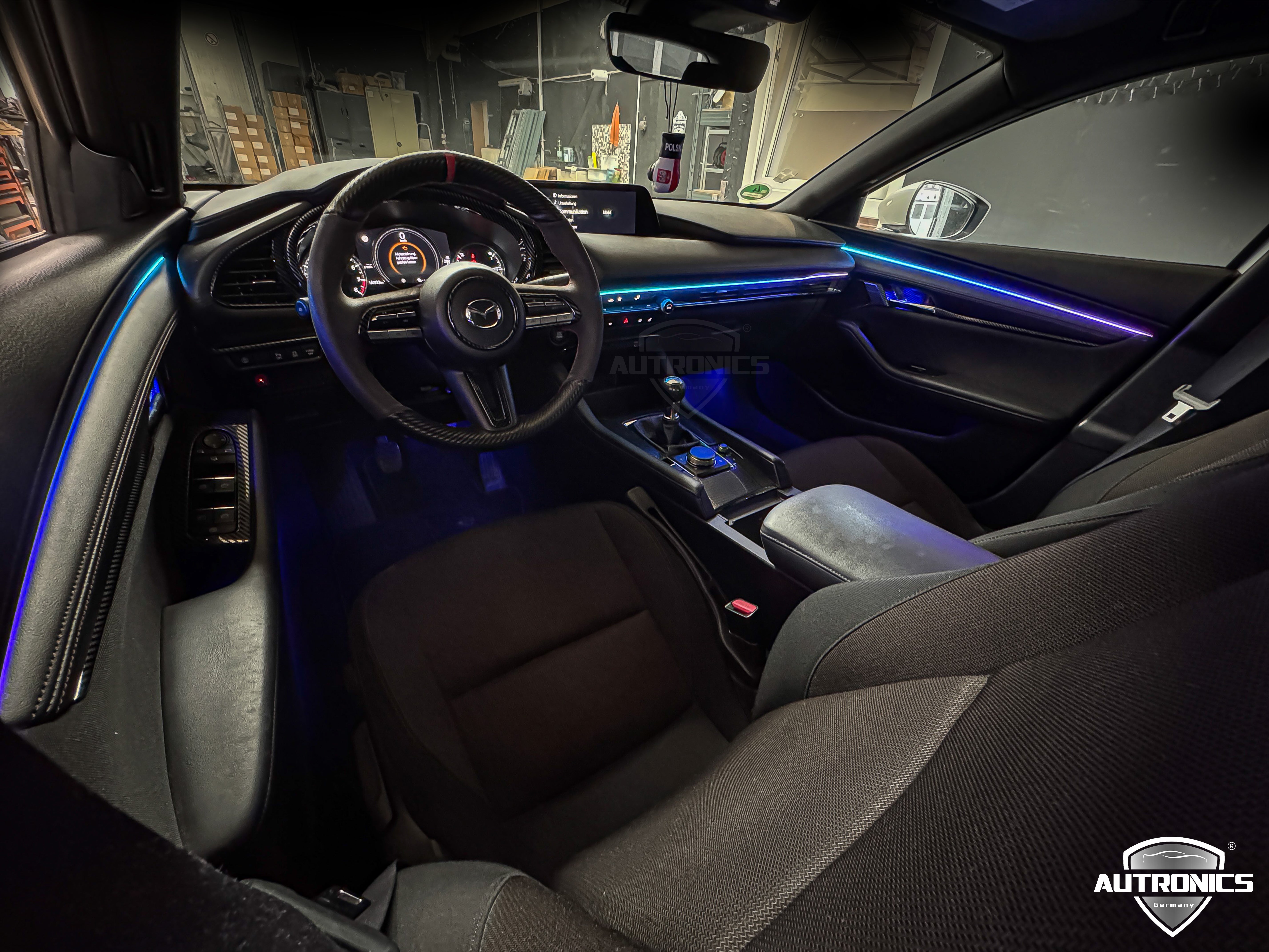 Dynamische LED Ambientebeleuchtung Nachrüstung für Mazda 3 Premium Innenraumbeleuchtung mit RGB-App-Steuerung & Farbverlaufseffekt