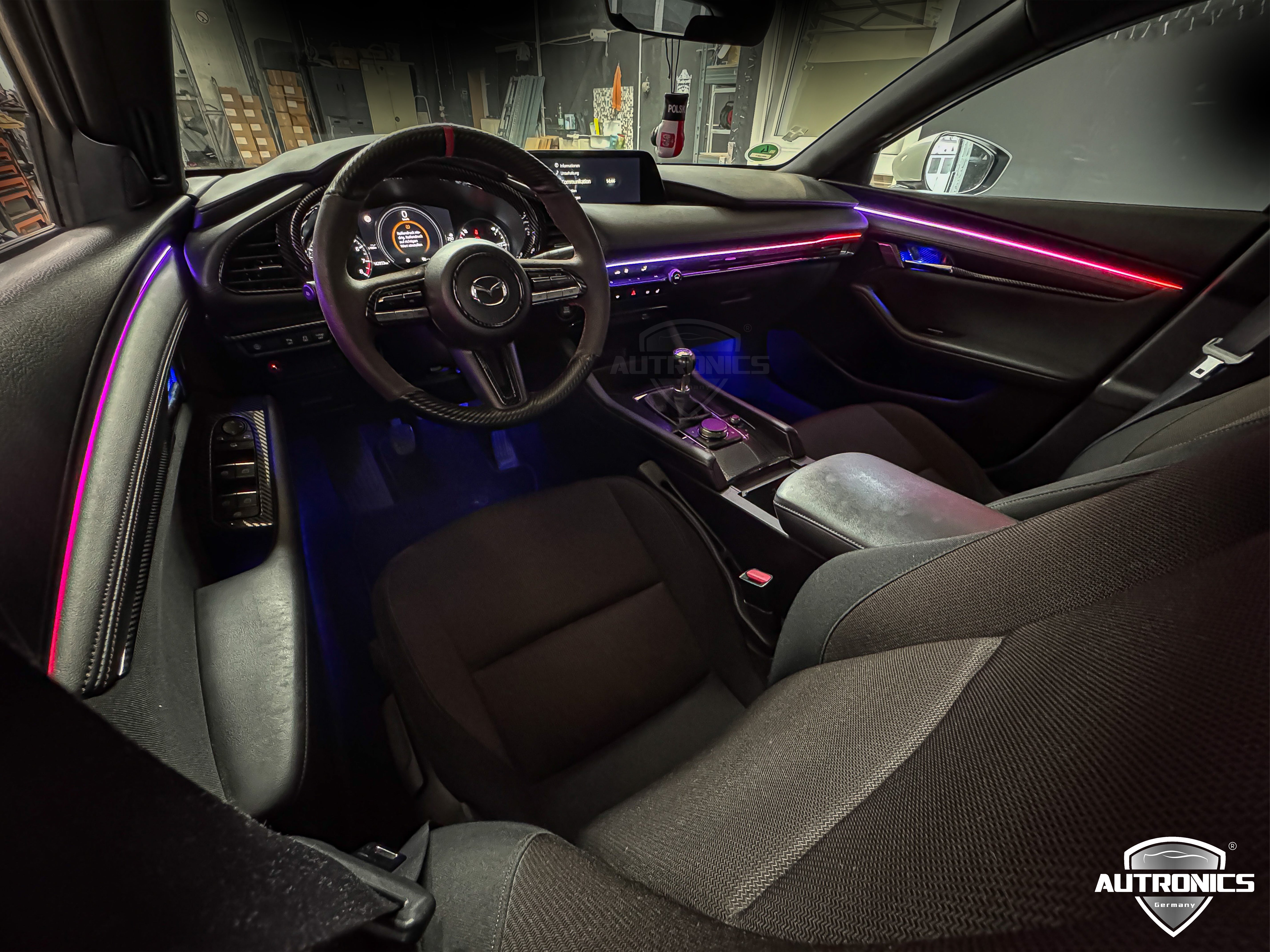 Dynamische LED Ambientebeleuchtung Nachrüstung für Mazda 3 Premium Innenraumbeleuchtung mit RGB-App-Steuerung & Farbverlaufseffekt