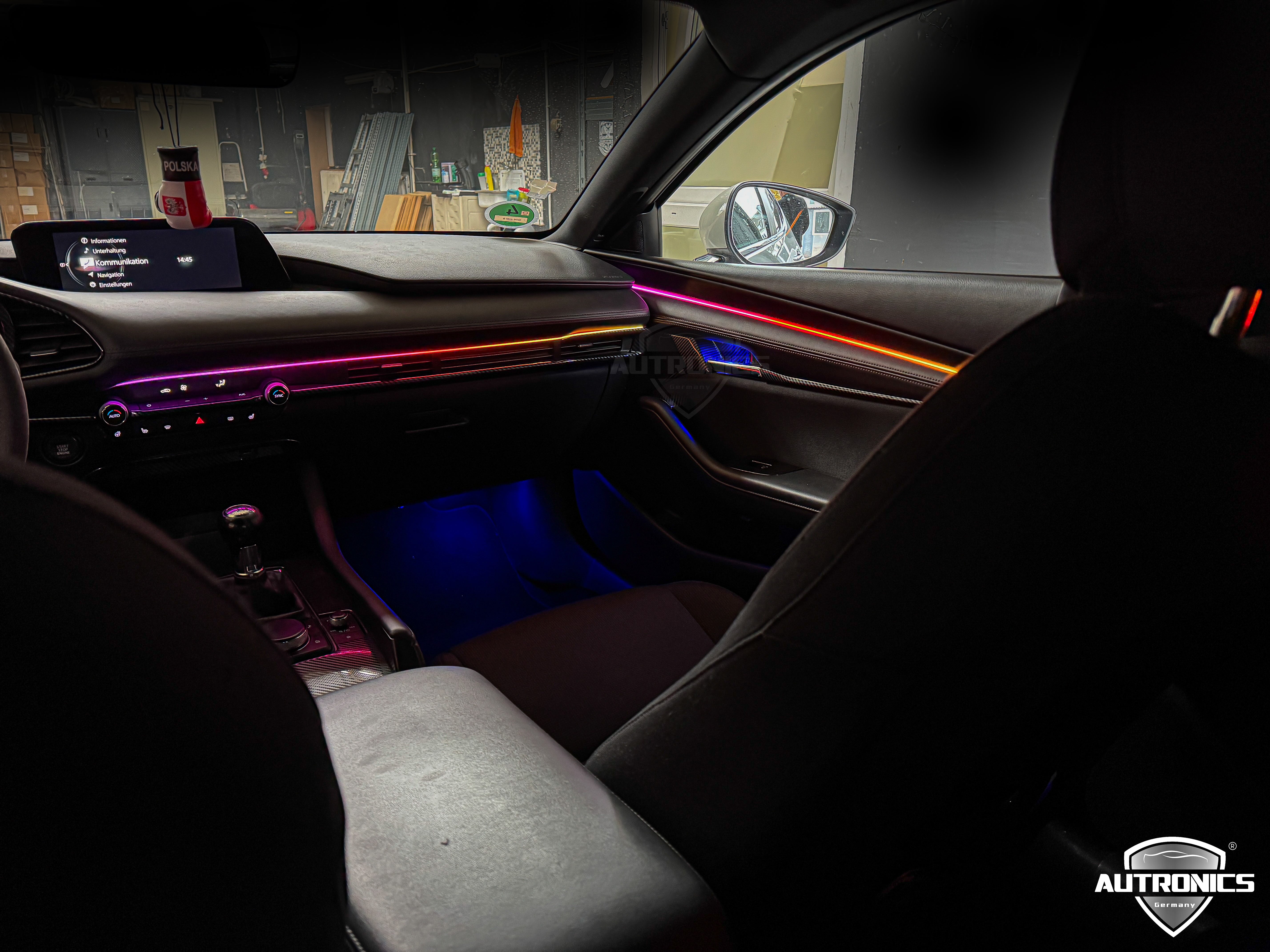 Dynamische LED Ambientebeleuchtung Nachrüstung für Mazda 3 Premium Innenraumbeleuchtung mit RGB-App-Steuerung & Farbverlaufseffekt