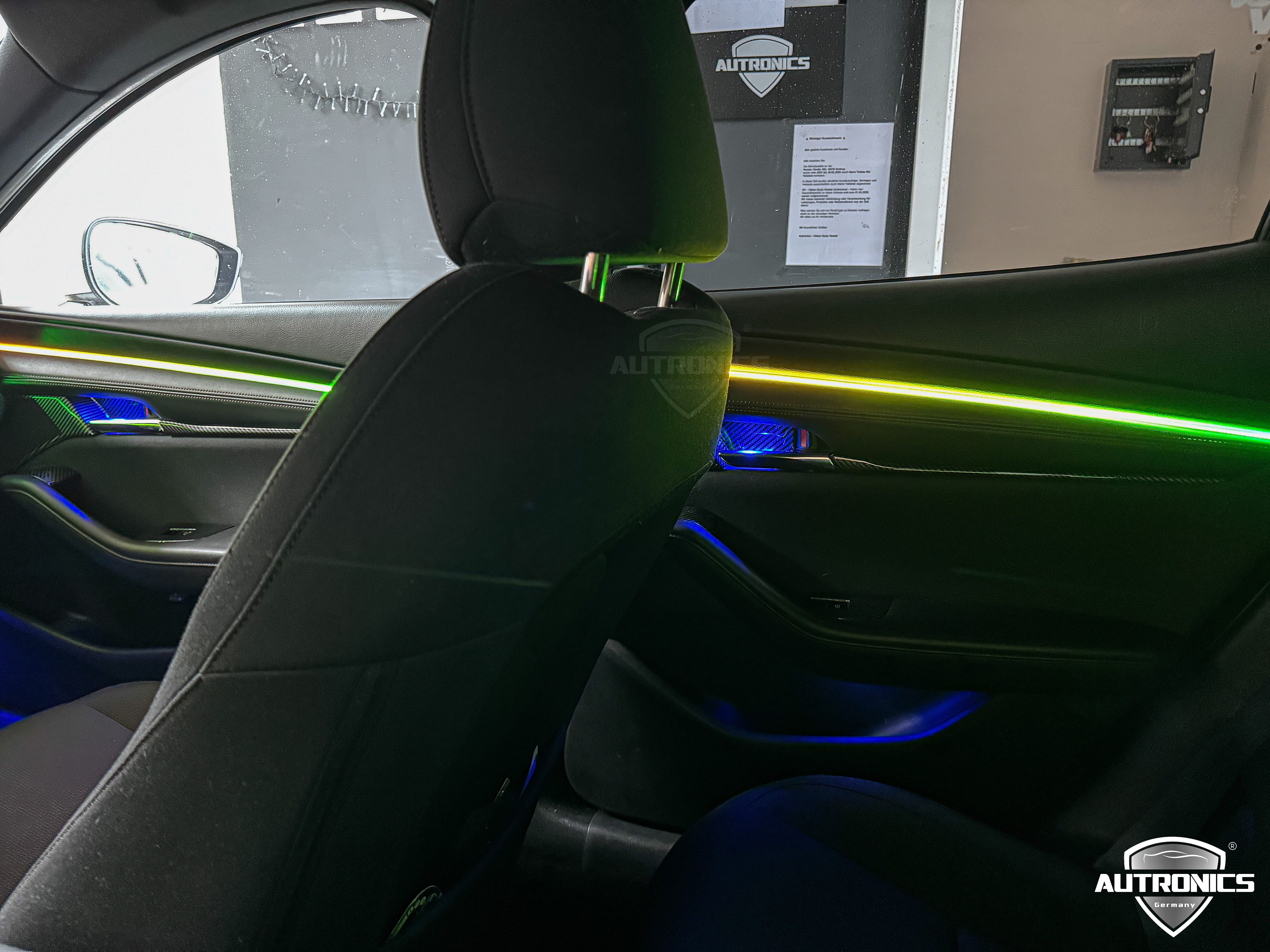 Dynamische LED Ambientebeleuchtung Nachrüstung für Mazda 3 Premium Innenraumbeleuchtung mit RGB-App-Steuerung & Farbverlaufseffekt