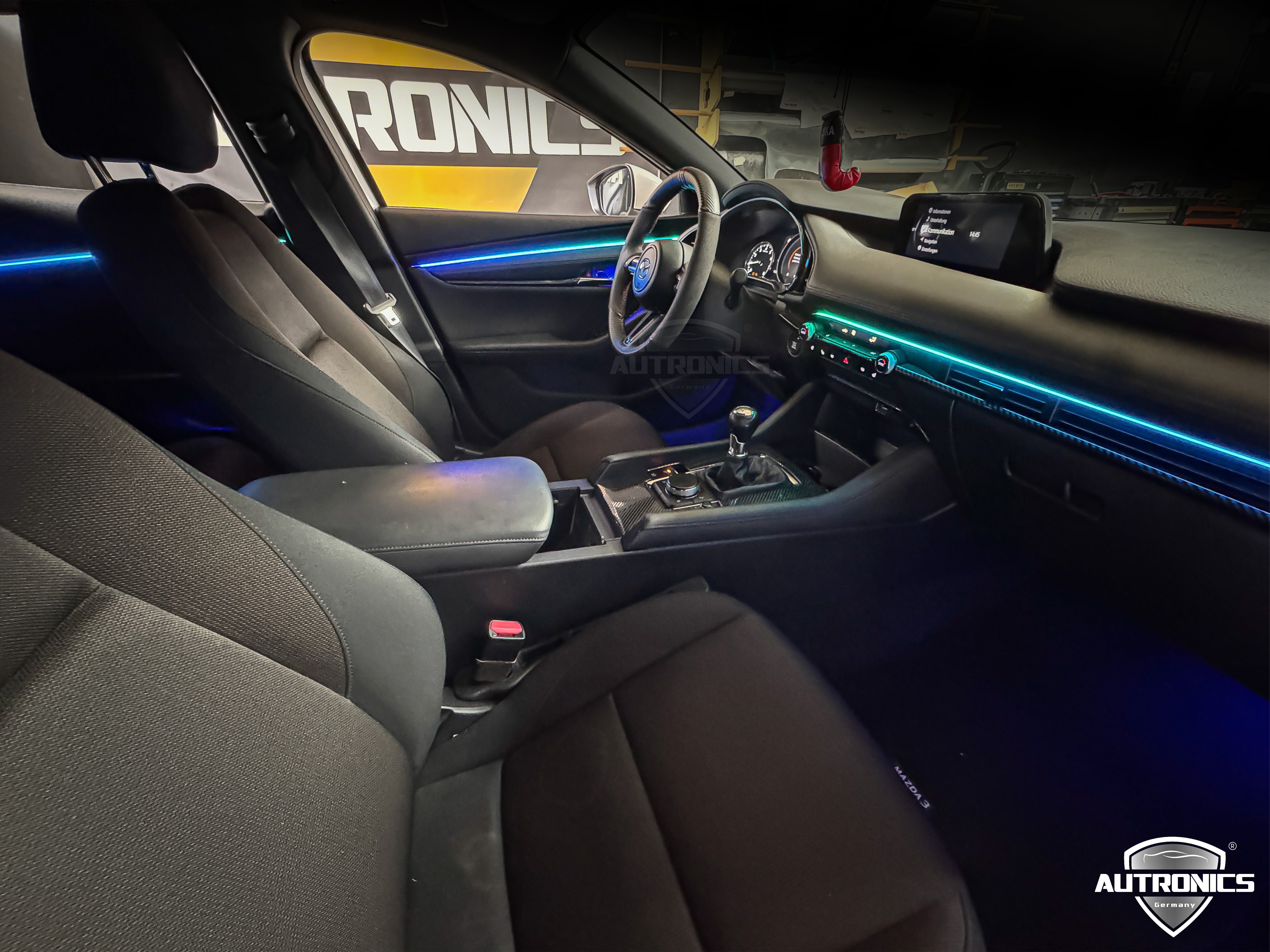 Dynamische LED Ambientebeleuchtung Nachrüstung für Mazda 3 Premium Innenraumbeleuchtung mit RGB-App-Steuerung & Farbverlaufseffekt