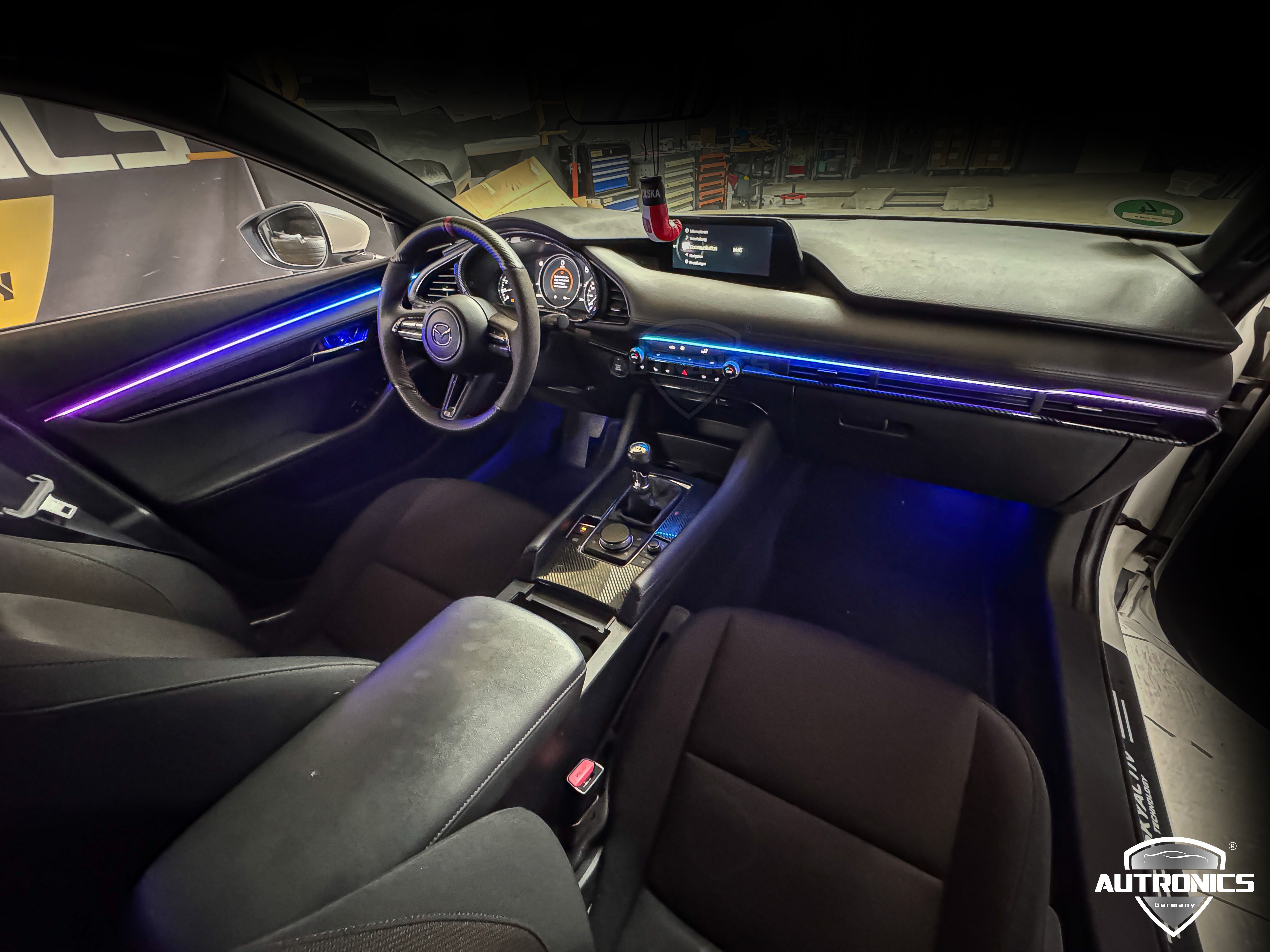 Dynamische LED Ambientebeleuchtung Nachrüstung für Mazda 3 Premium Innenraumbeleuchtung mit RGB-App-Steuerung & Farbverlaufseffekt