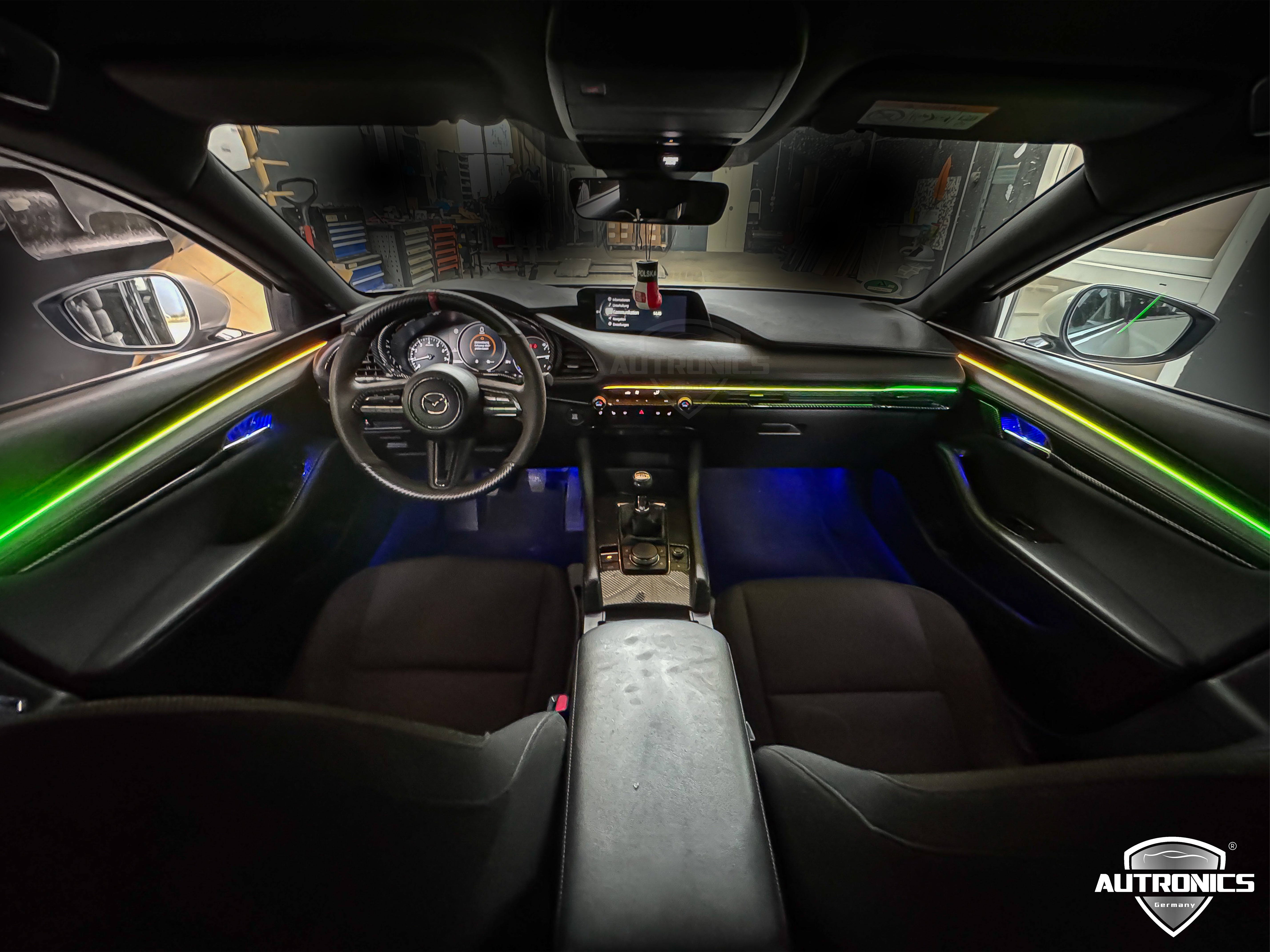 Dynamische LED Ambientebeleuchtung Nachrüstung für Mazda 3 Premium Innenraumbeleuchtung mit RGB-App-Steuerung & Farbverlaufseffekt