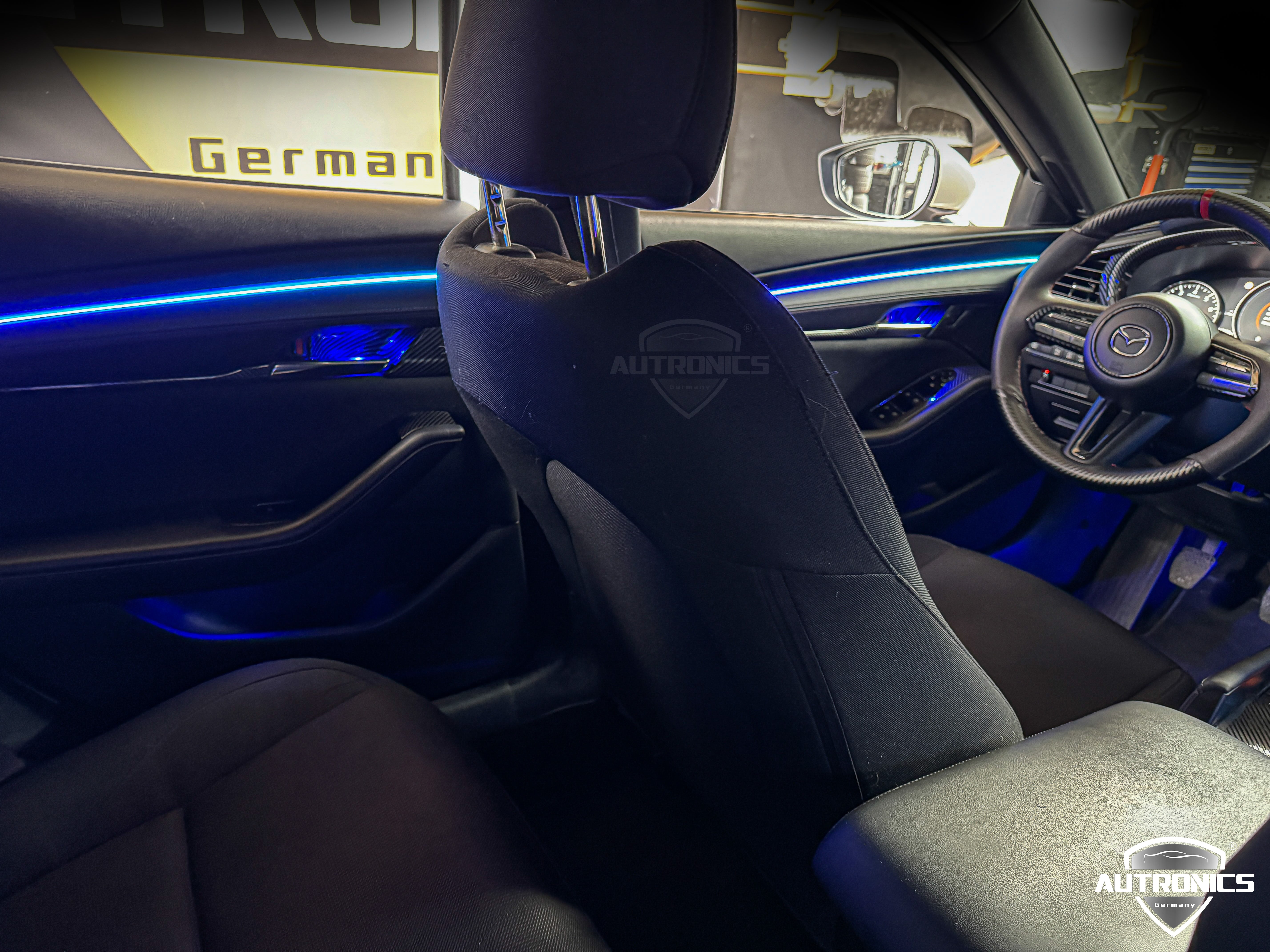 Dynamische LED Ambientebeleuchtung Nachrüstung für Mazda 3 Premium Innenraumbeleuchtung mit RGB-App-Steuerung & Farbverlaufseffekt