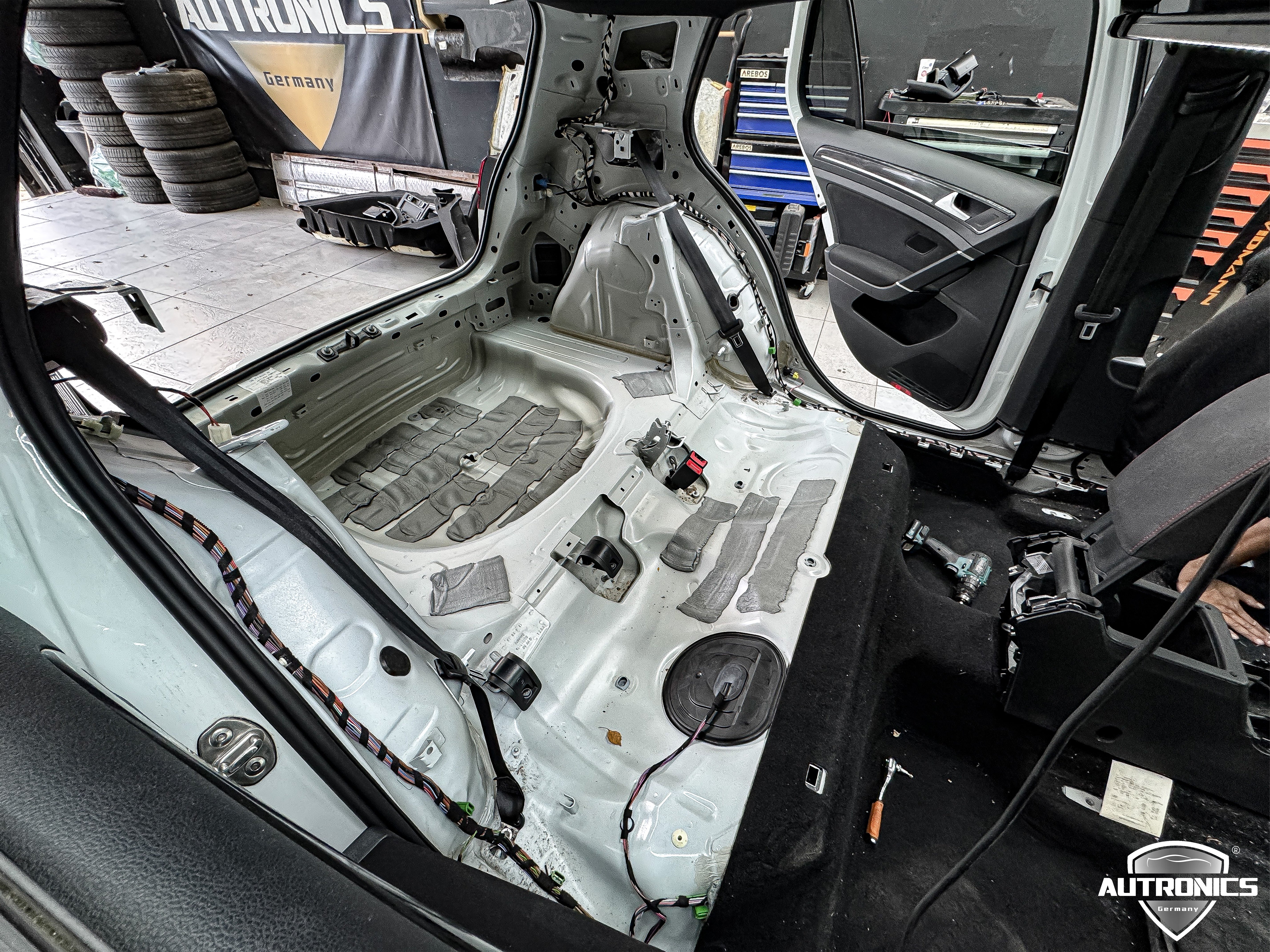 Fahrzeug-Schall- und Isolationsdämmung Schalldämmung Nachrüstung Isolation Auto Dämmung Schall- Lärm- Schutz Fahrgeräusch Reduzierung