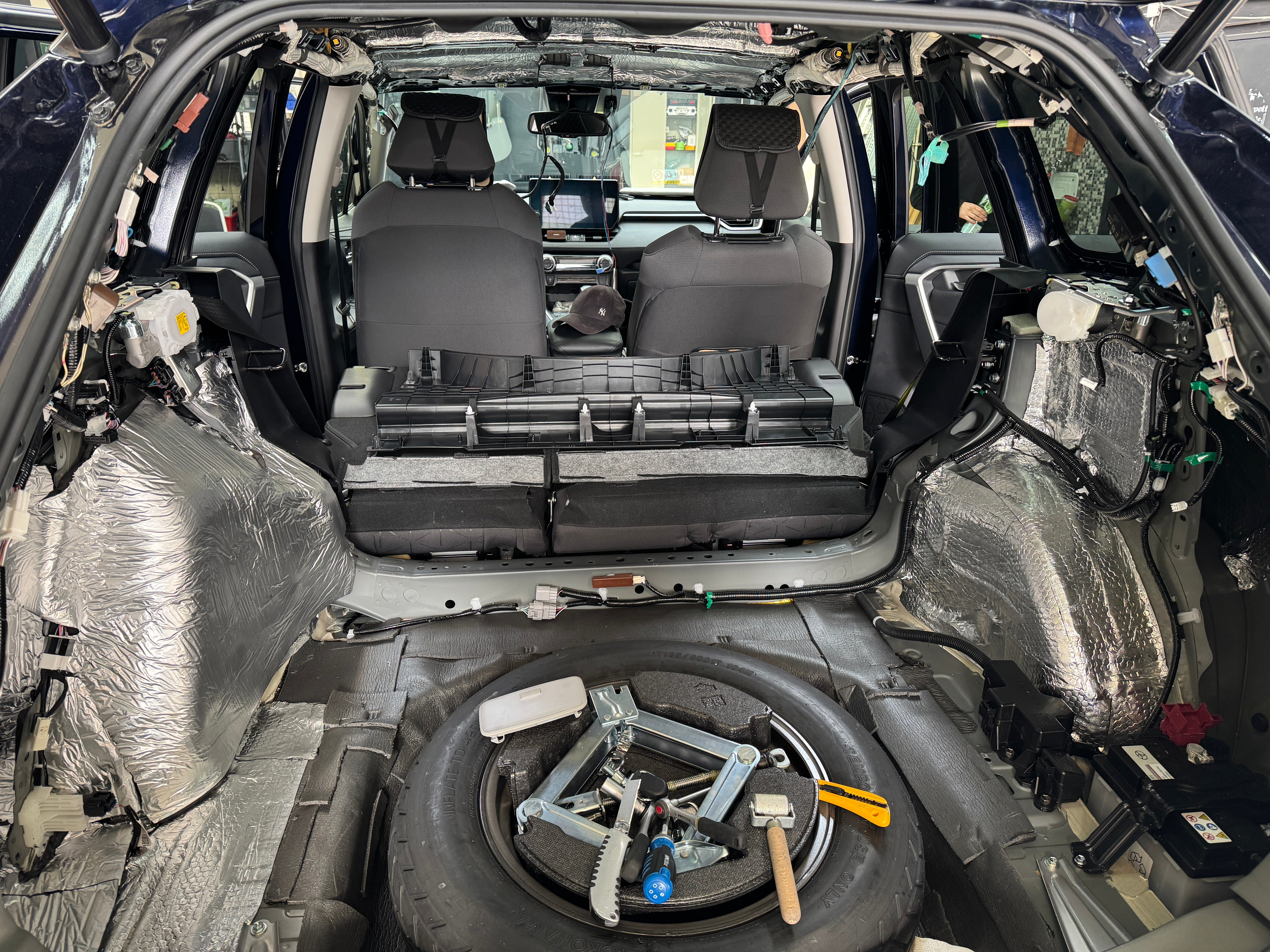 Fahrzeug-Schall- und Isolationsdämmung Schalldämmung Nachrüstung Isolation Auto Dämmung Schall- Lärm- Schutz Fahrgeräusch Reduzierung