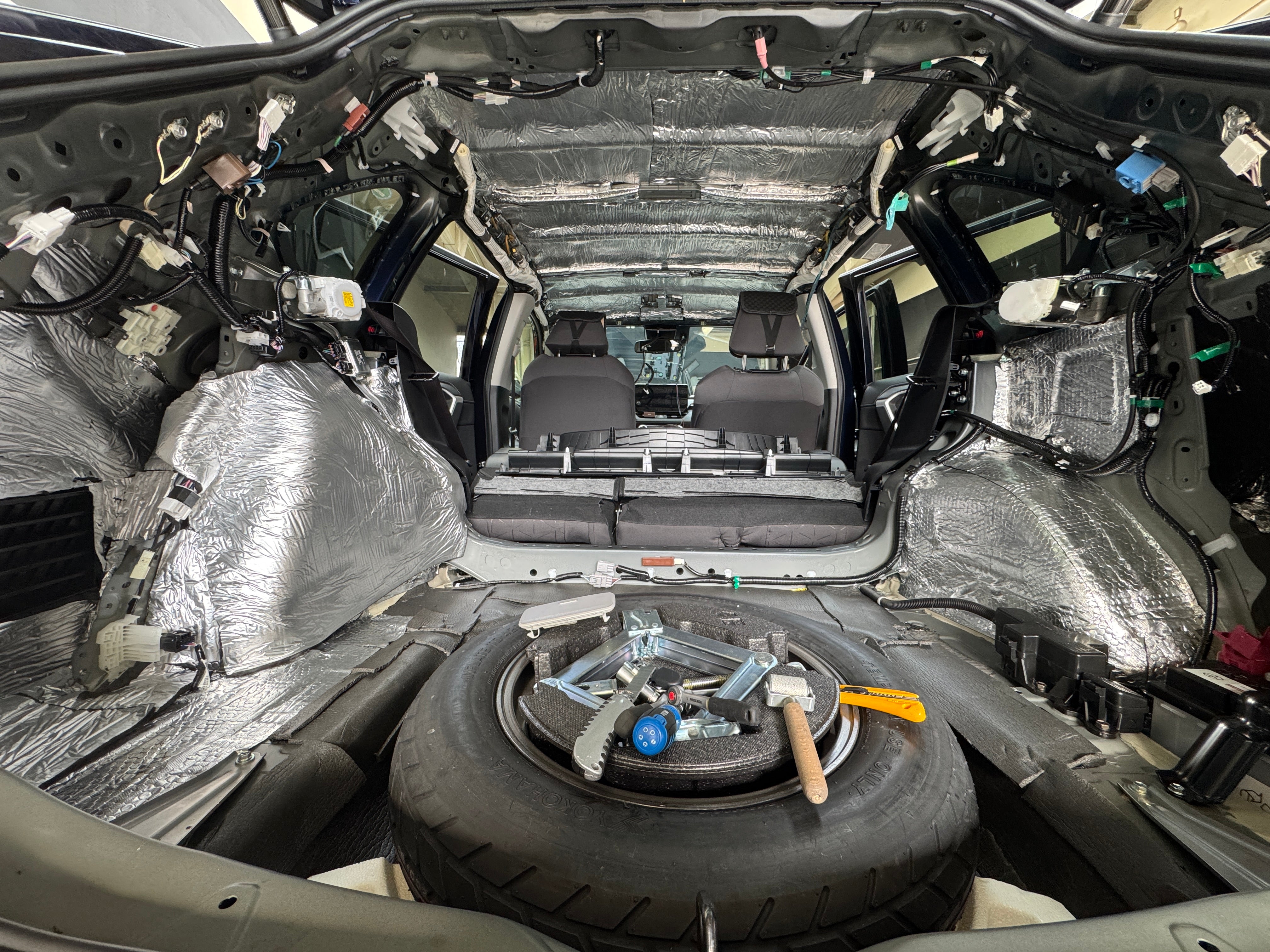 Fahrzeug-Schall- und Isolationsdämmung Schalldämmung Nachrüstung Isolation Auto Dämmung Schall- Lärm- Schutz Fahrgeräusch Reduzierung