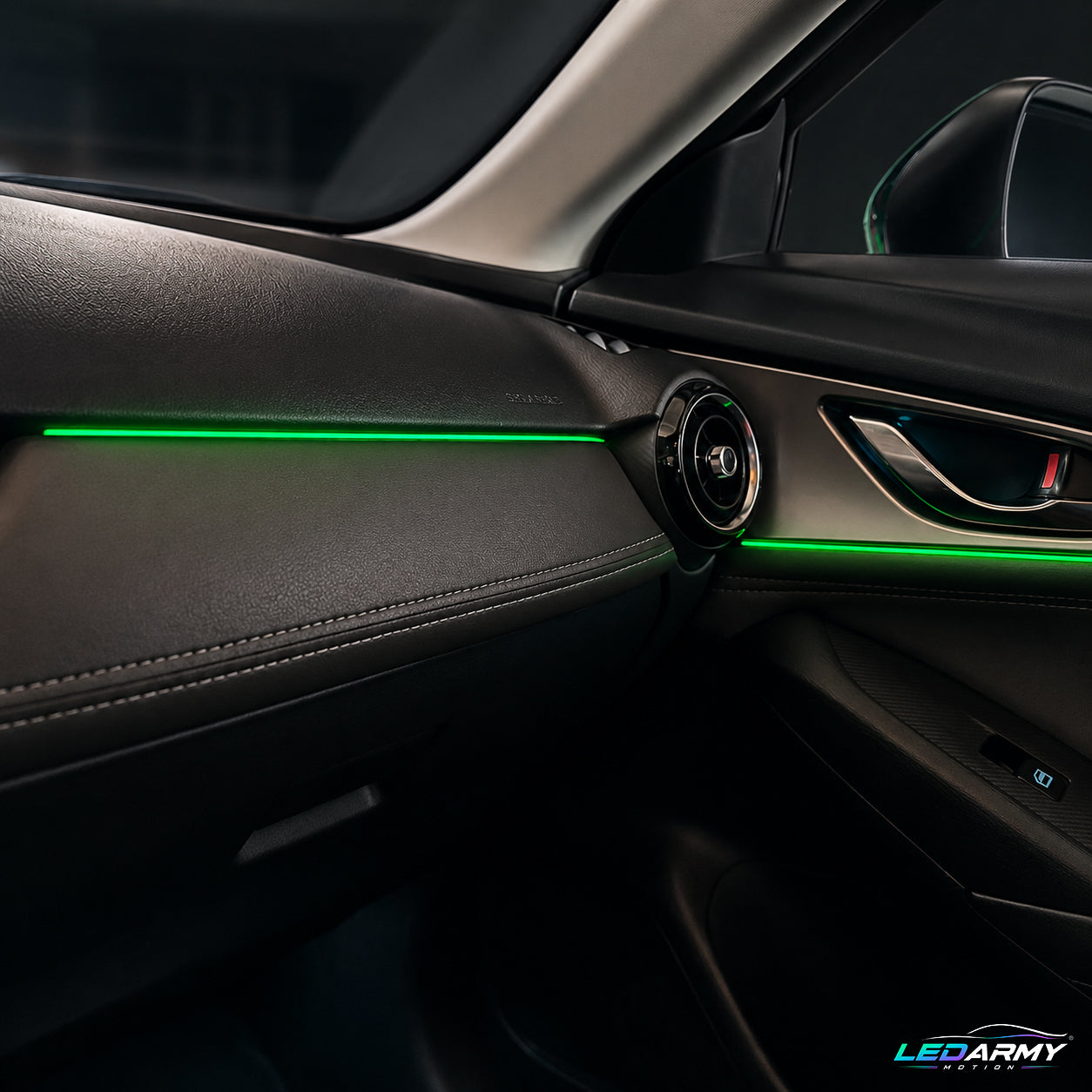 Dynamische RGB LED Ambientebeleuchtung Nachrüstung für Mazda CX-3 inkl. Profi-Einbau