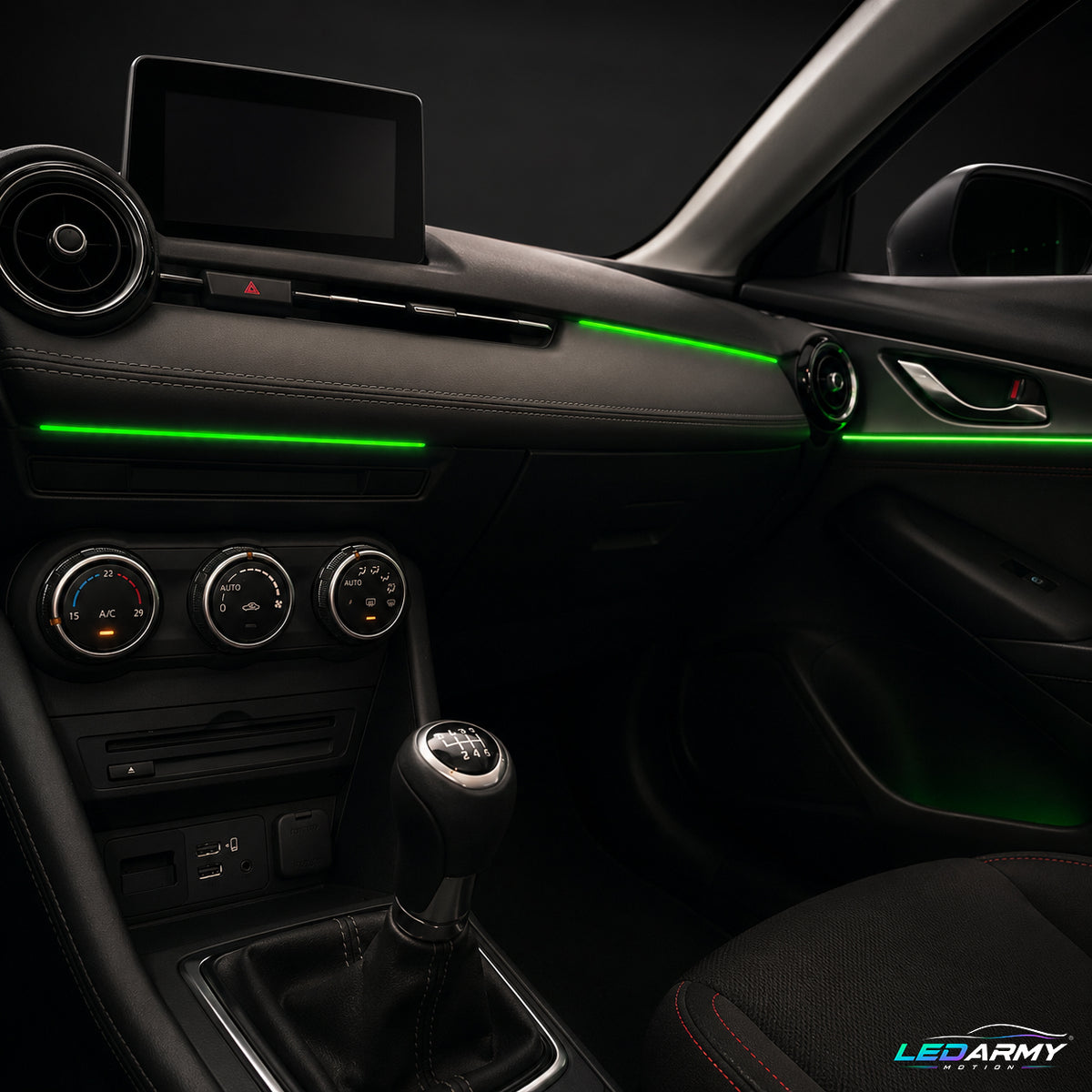Dynamische RGB LED Ambientebeleuchtung Nachrüstung für Mazda CX-3 inkl. Profi-Einbau